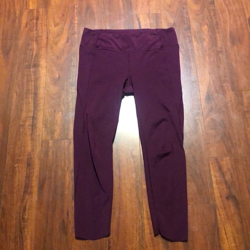 ATHLETA 7/8 velocity tight burgundy